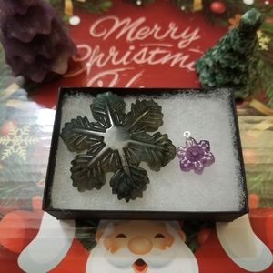 Christmas set 1 labradorite snowflake carving 1 snowflake fluorite mini pendant